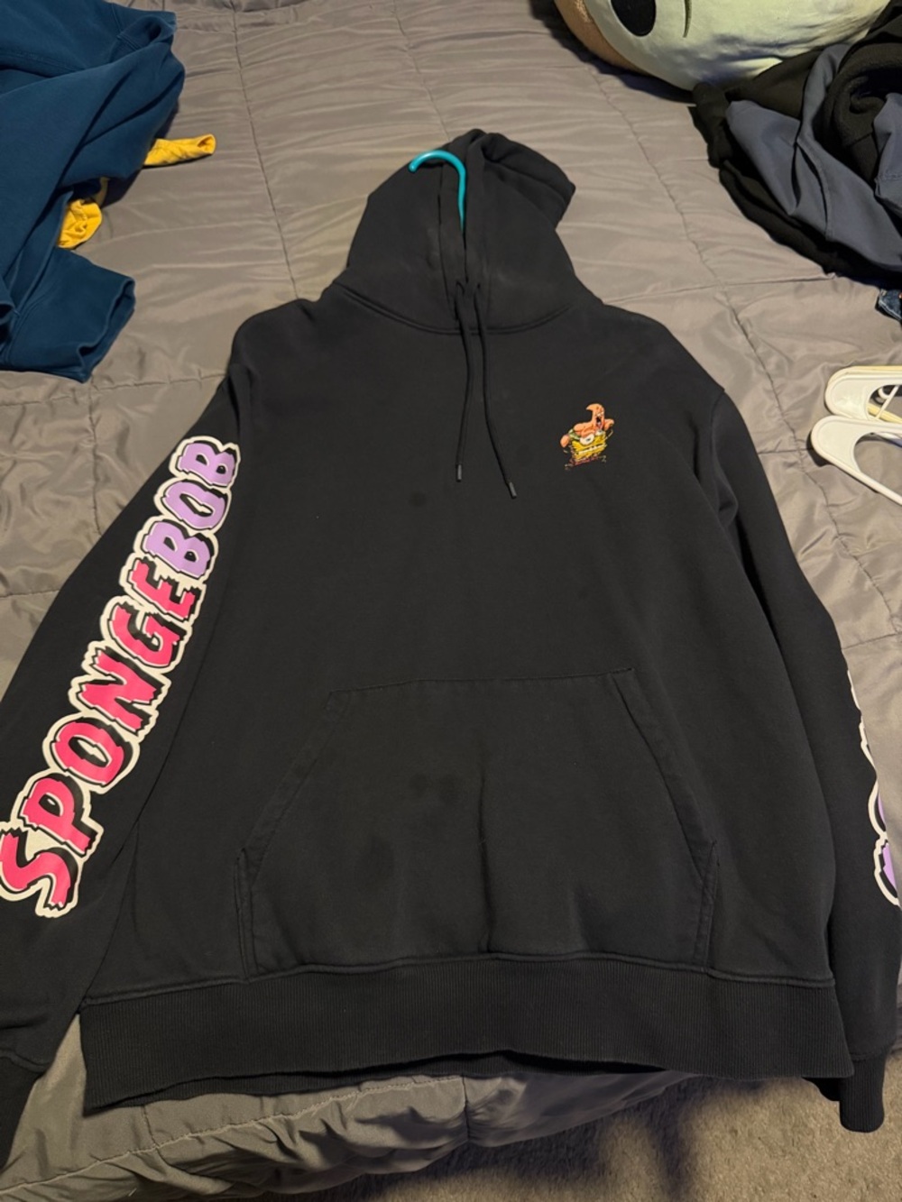 H&M Black SpongeBob Graphic Crewneck Sweatshirt with Pink Accent